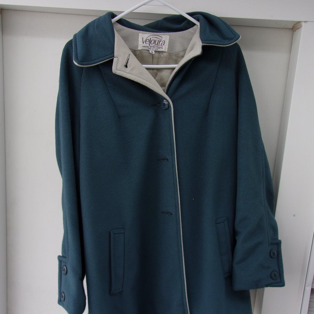 VELOURA WOMENS COAT SIZE 16 PERFECT CONDITION